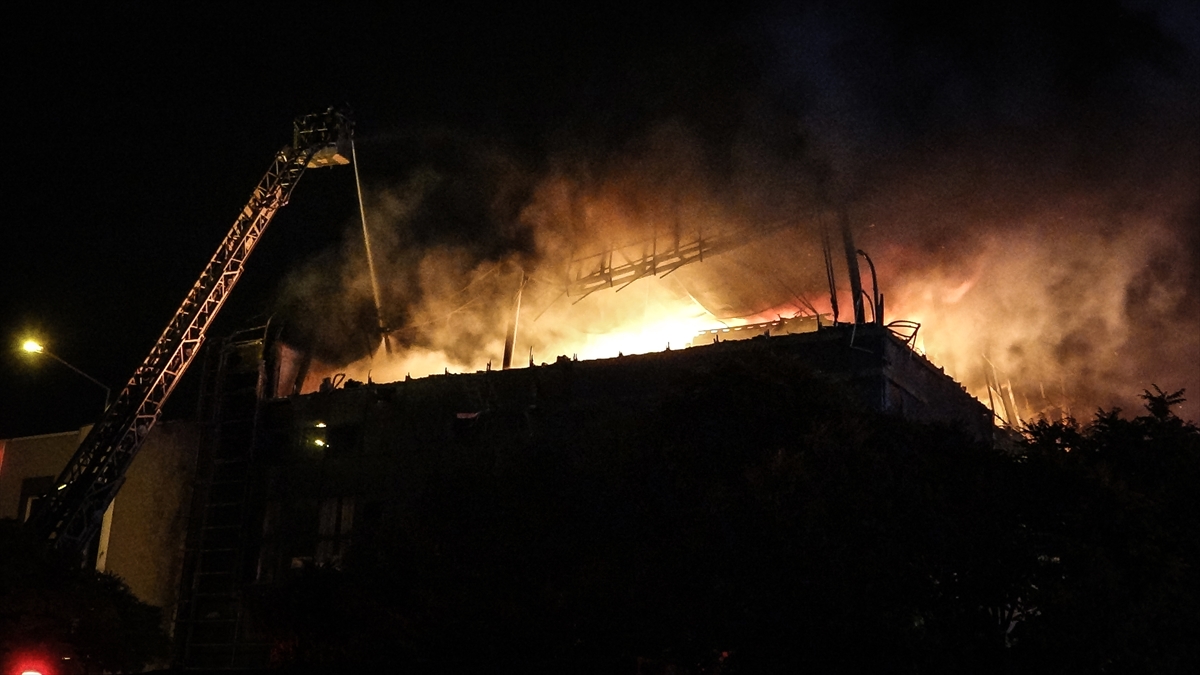 GÜNCELLEME – Bursa'da iş yerinde çıkan yangın söndürüldü