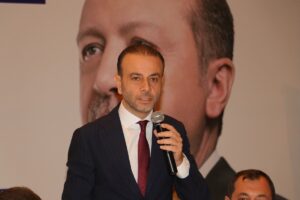 - "Seçimde milleti aldatmak için söyledikleri yalan vaatlerle iş başına