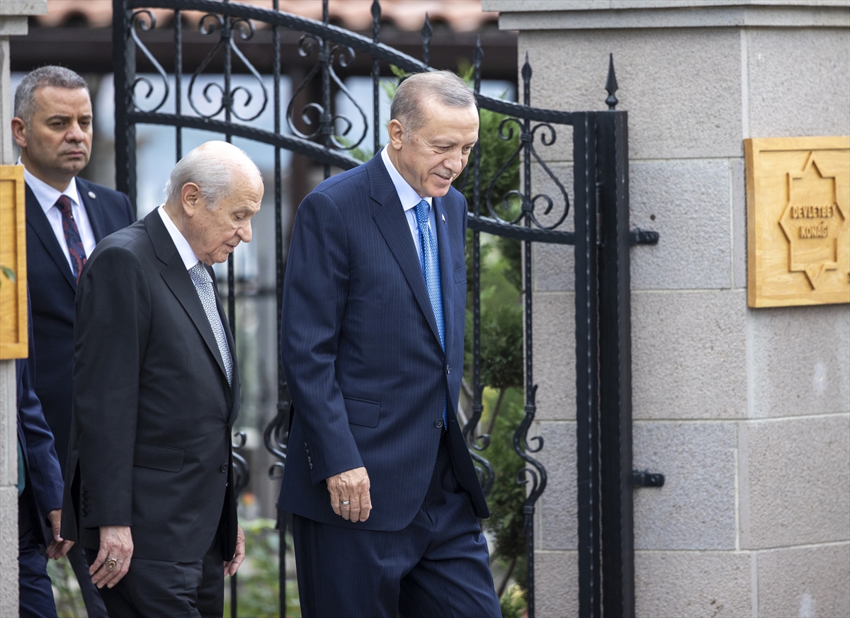 Cumhurbaşkanı Erdoğan ile MHP Genel Başkanı Bahçeli'nin görüşmesi sona erdi