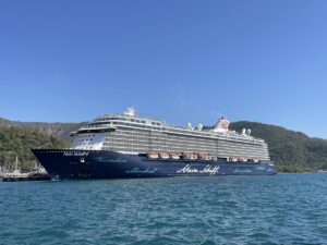 MUĞLA (AA) – Malta bayraklı kruvaziyer "Mein Schiff 5" Muğla'nın
