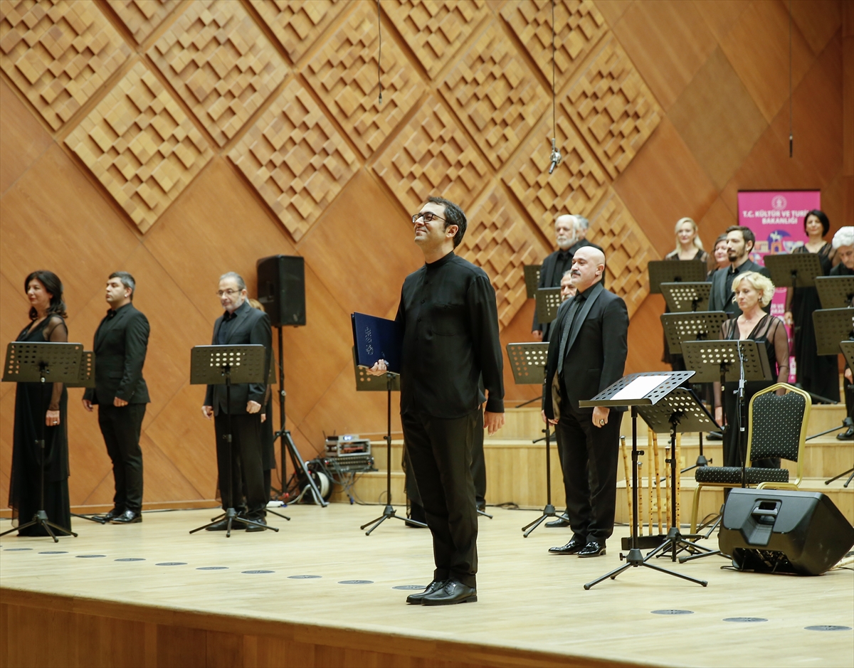 Devlet Çoksesli Korosu “Anadolu'nun Nefesi” konserini maden şehitlerine ithaf etti