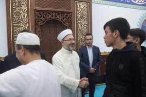 - "Cenabıhak, hepimize Peygamber Efendimizin yolundan gitmeyi, onun ahlakıyla ahlaklanmayı