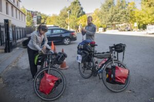 TUNCELİ (AA) – Almanya'dan bisikletleriyle yola çıkan iki çevre bilimci,