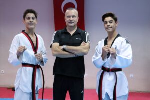 EDİRNE (AA) – GÖKHAN ZOBAR – Edirneli tek yumurta ikizi