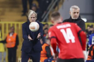 - Fenerbahçe: 1  - Rennes: 3 (İlk yarı)