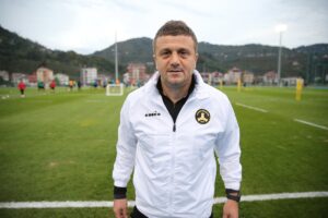 - "Bu sezonki hedefimiz ilk 10 içerisinde olmak. Bu hedefe