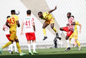 - HangiKredi Ümraniyespor: 0 - Yukatel Kayserispor: 1  (İlk