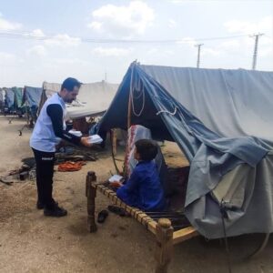 İSLAMABAD (AA) – Hayrat İnsani Yardım Derneği, Pakistan'daki selzedelere çadır