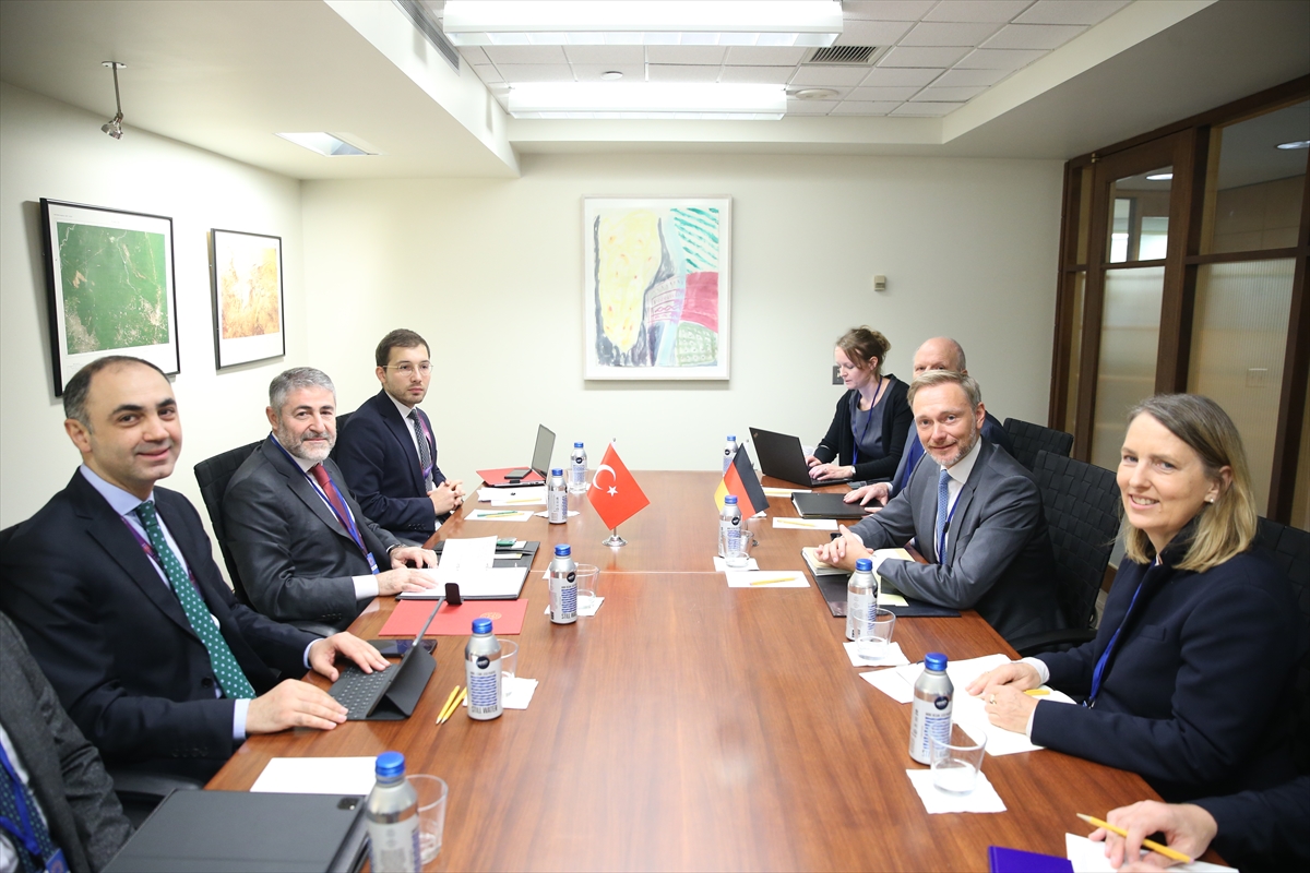 - "Türkiye ekonomisindeki gelişmeleri ve Türkiye Ekonomi Modeli çerçevesinde ülkemizin