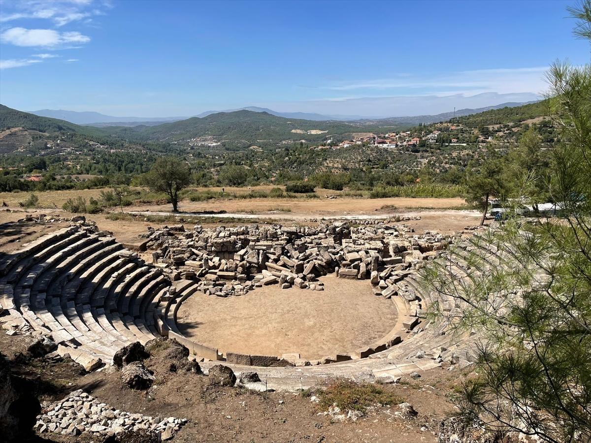 Hyllarima Antik Kenti'ndeki tiyatro ve tümülüs turizme kazandırıldı