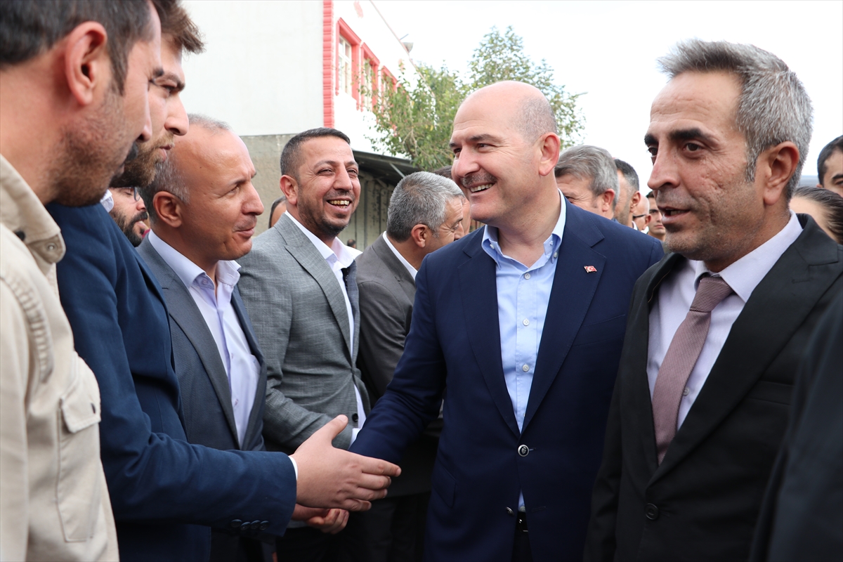 İçişleri Bakanı Soylu, Diyarbakır Ergani, Sur ve Yenişehir'de vatandaşlarla buluştu: