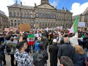 AMSTERDAM (AA) – Hollanda'nın başkenti Amsterdam'da, 22 yaşındaki Mahsa Emini'nin