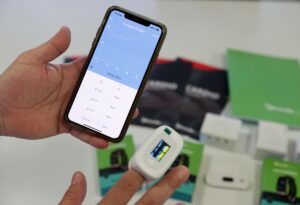 - Şirketin "EmoCardio" ismini verdiği telefon ve akıllı saatlere entegre