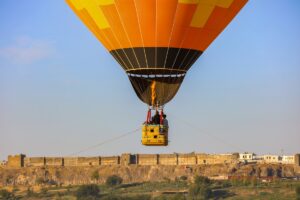 DİYARBAKIR (AA) – Diyarbakır'da vatandaşlar, günün ilk ışıklarıyla Sur Kültür