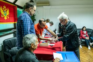 LJUBLJANA/PODGORICA (AA) – Balkan ülkelerinden Slovenya'da cumhurbaşkanlığı seçimi, Karadağ'da da