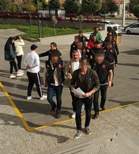 KARAMAN (AA) – Karaman'da suç örgütlerine yönelik operasyonda gözaltına alınan