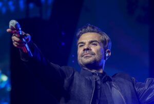 ANKARA (AA) – Cumhuriyet'in 99. yılı kutlamaları kapsamında şarkıcı Kenan