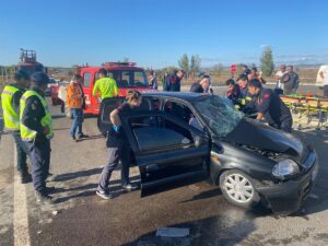KIRKLARELİ (AA) – Kırklareli'nde otomobil ile hafriyat kamyonunun çarpışması sonucu