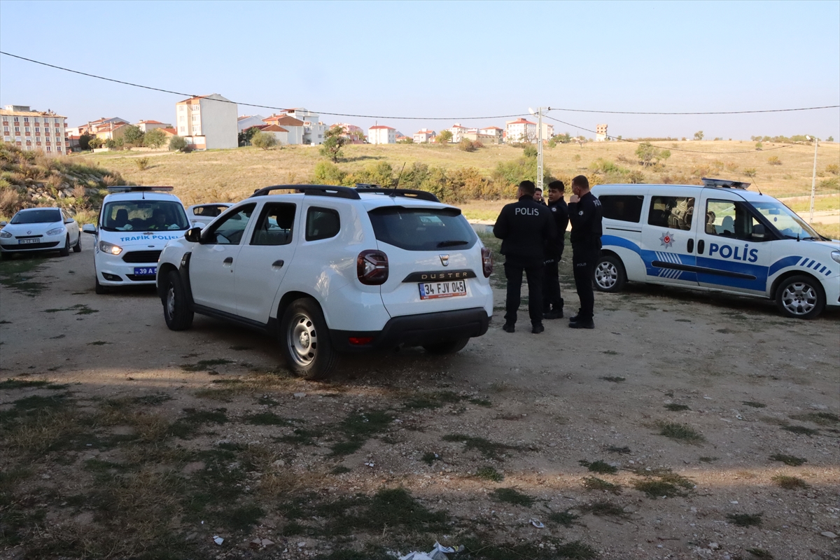 Kırklareli'nde polisten kaçan araçta 7 düzensiz göçmen yakalandı