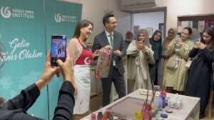 KÖLN (AA) – Almanya'nın Köln kentinde sanatçı Suna Koçal’ın minyatür,