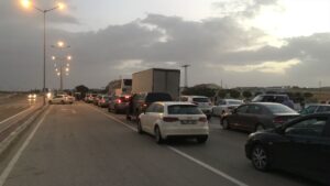 KONYA (AA) – Konya'nın Cihanbeyli ilçesinde, kum fırtınası nedeniyle Ankara-Konya