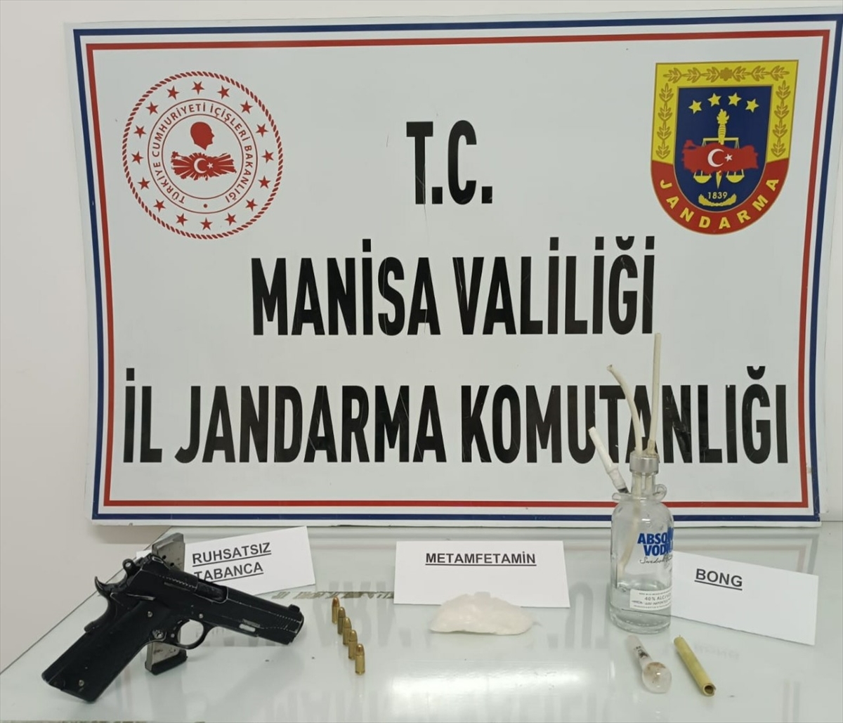 Manisa'da düzenlenen uyuşturucu operasyonunda 4 şüpheli yakalandı