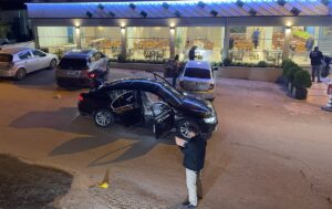 MARDİN (AA) – Mardin'in merkez Artuklu ilçesinde çıkan silahlı kavgada,