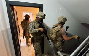 MERSİN (AA) – Mersin'de, dün 2 kişinin yaralandığı silahlı çatışmayla