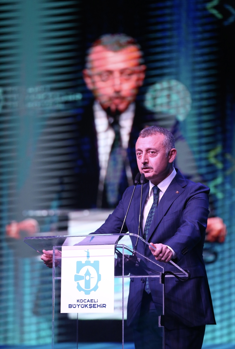 Milli Eğitim Bakanı Özer, Kocaeli'de 99 robotik kodlama atölyesinin açılışına katıldı: