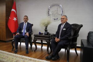 KAYSERİ (AA) – Milli Eğitim Bakanı Mahmut Özer, Kayseri'de ziyaretlerde