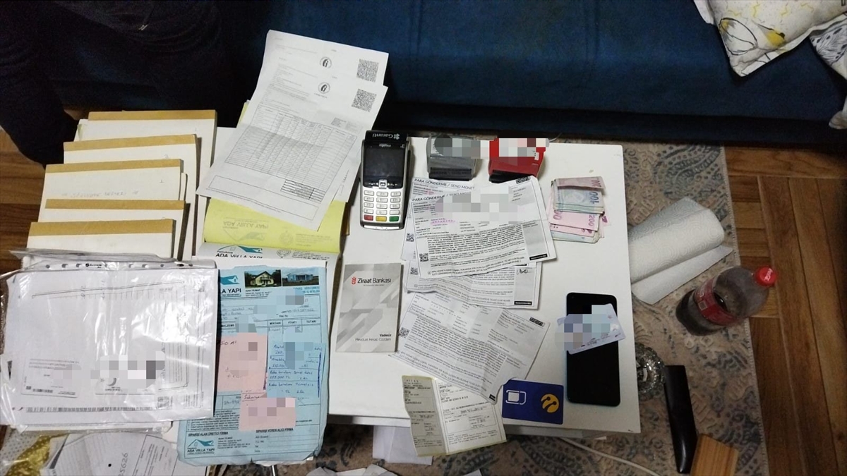 KOCAELİ (AA) – Sakarya'da, internet sitelerinden prefabrik ev yapımı ve