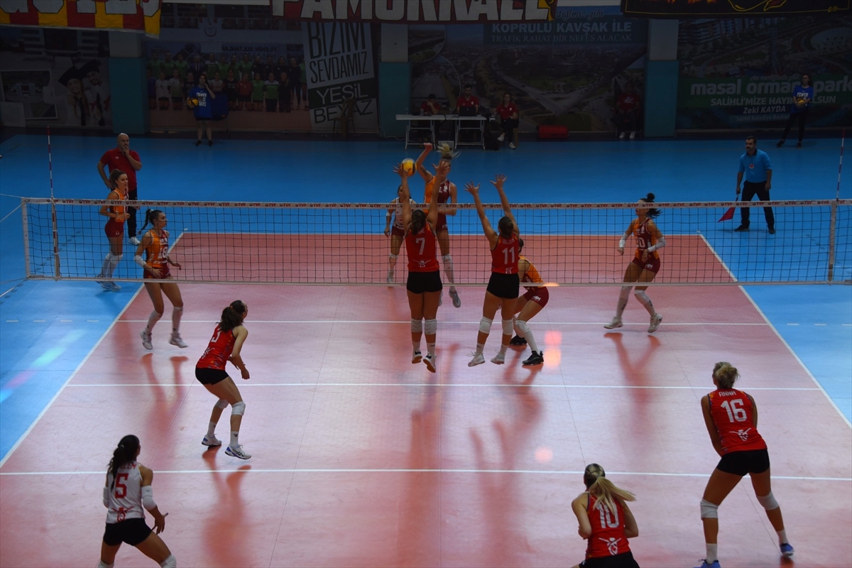 SMA hastası bebek için düzenlenen voleybol turnuvasını Galatasaray kazandı