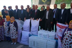 - "Bizim yan komşuya bakarak üretim yapmamız doğru değil. Dolayısıyla