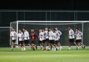 - Sakatlıkları bulunan Trezeguet, Abdülkadir Ömür ve Gomez, antrenmana katılmadı