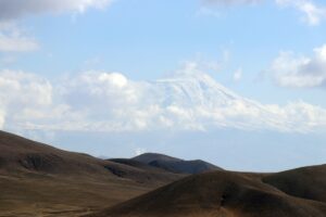 AĞRI (AA) – Türkiye'nin 5 bin 137 metre rakımıyla en