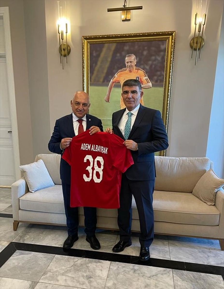 Yargıtay Başkanı Mehmet Akarca'dan TFF Başkanı Mehmet Büyükekşi'ye ziyaret