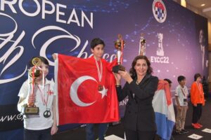 ANTALYA (AA) – Antalya'da düzenlenen 2022 Avrupa Yaş Grupları Satranç