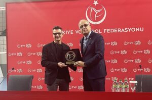 İSTANBUL (AA) – A Milli Kadın Voleybol Takımı'ndaki görevinden ayrılan