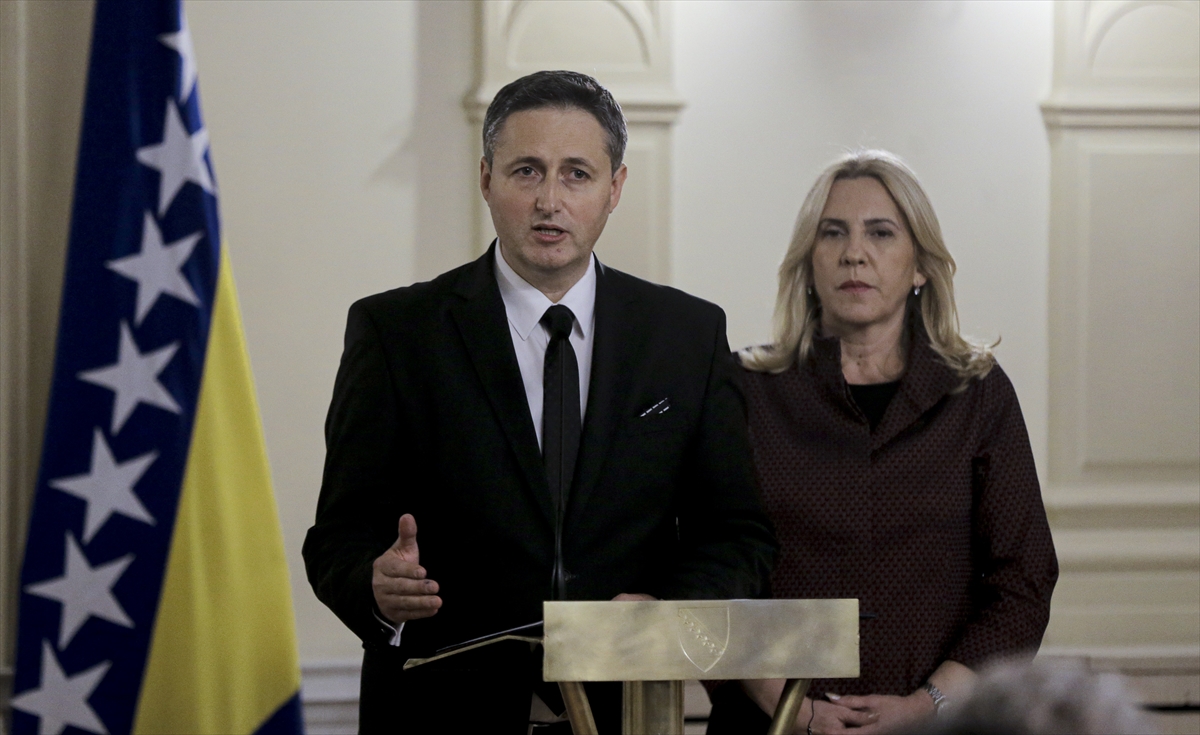 AB Komisyonunun genişlemeden sorumlu üyesi Varhelyi: “Bosna Hersek'in AB yolu açık”