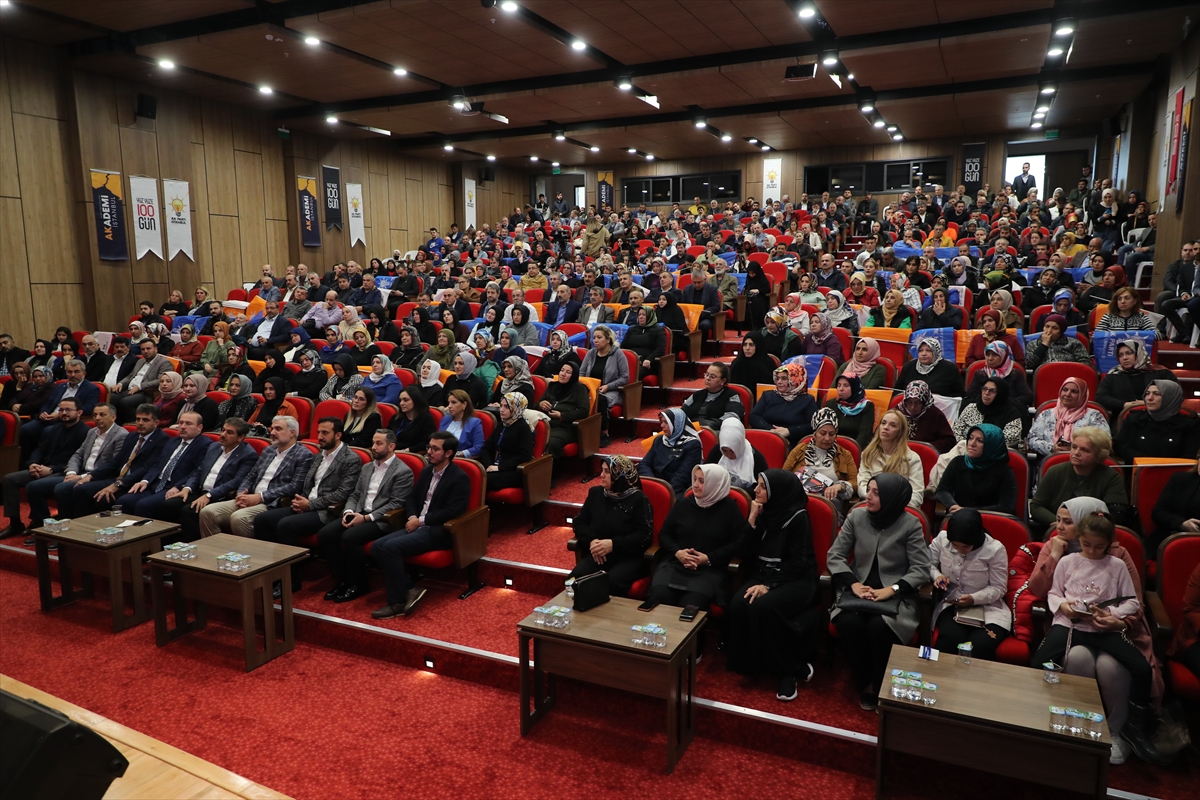 AK Parti İstanbul'dan teşkilat mensuplarına “Türkiye Yüzyılı” eğitimi