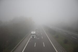 DÜZCE (AA) – Anadolu Otoyolu'nun Düzce kesiminde sis, yer yer