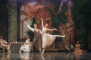 ANTALYA (AA) – Antalya Devlet Opera ve Balesi (DOB), ünlü