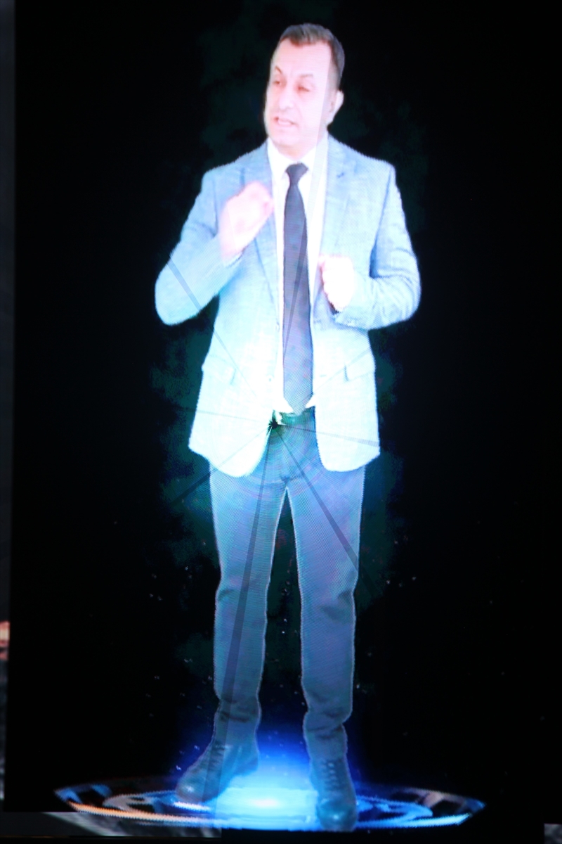 Antalya'da migrenin yeni tedavi yöntemleri “Hologram” teknolojisiyle anlatıldı