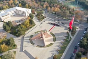 ERZURUM (AA) – Erzurum'daki öğrenciler ile velileri, Türkiye Cumhuriyeti'nin kurucusu