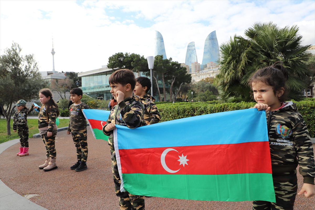 Azerbaycan'da Bayrak Günü kutlanıyor