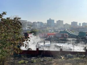 İSTANBUL (AA) – Bayrampaşa Sebze Meyve Halinde boş haldeki plastik