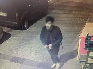 - Şüphelinin hırsızlık anı güvenlik kamerasınca kaydedildi