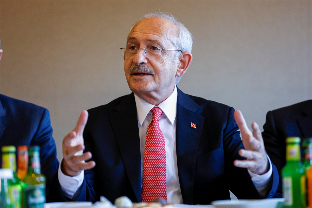 CHP Genel Başkanı Kılıçdaroğlu, Bursa'da kanaat önderleri ile buluştu
