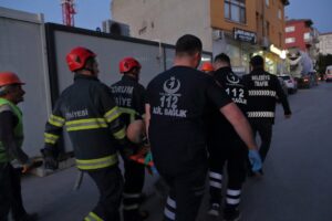 ÇORUM (AA) – Çorum'da bir inşaatın demir iskelesinin çökmesi sonucu