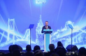 İSTANBUL (AA) – Cumhurbaşkanı Yardımcısı Fuat Oktay, "Bize göre, insan